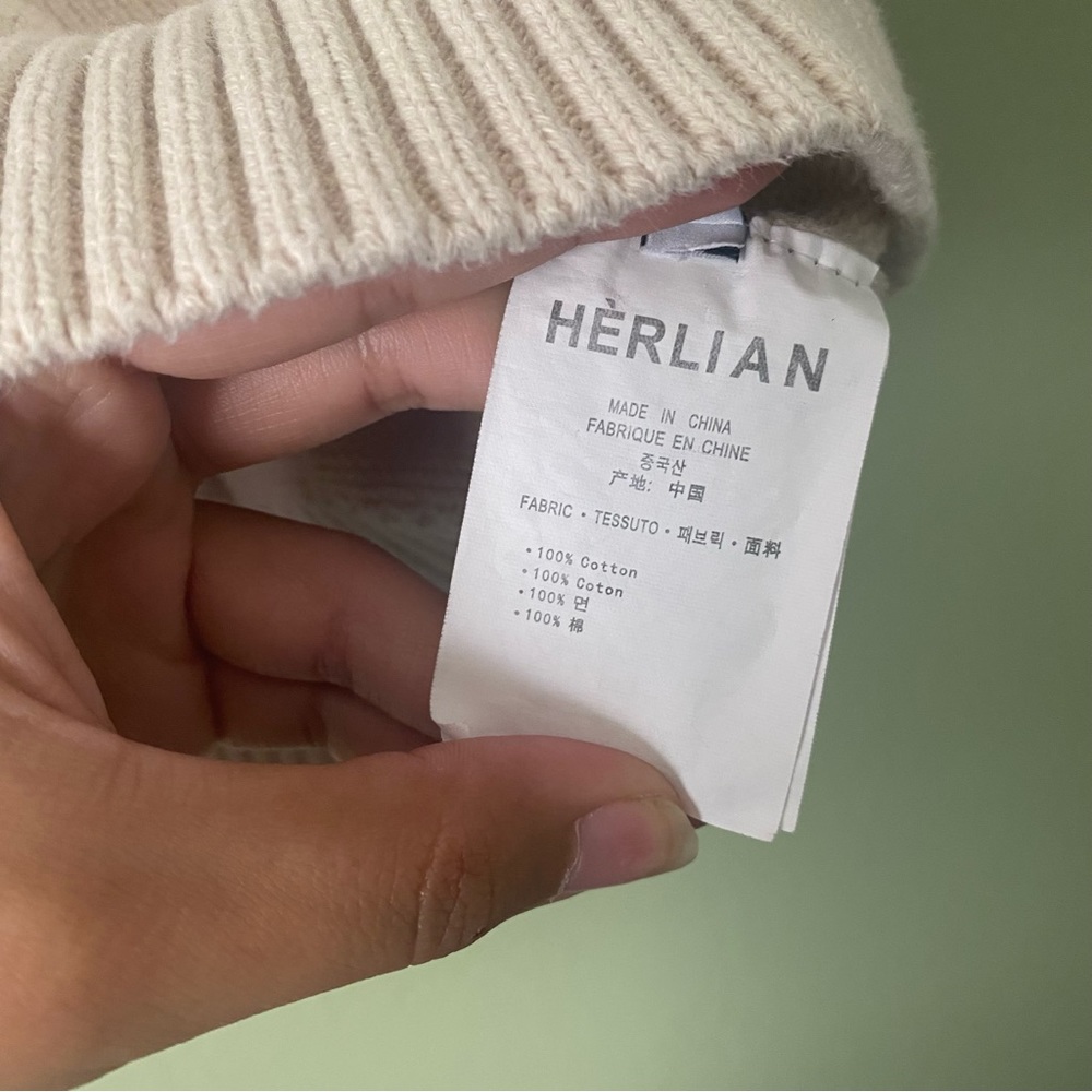 Most amazing Hèrlian Astronaut Cat Sweater Vest women’s m - Picture 5 of 6